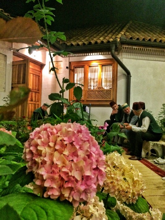 25 - Meytaş Tekkesi_nde Bir Zikir Çıkışında Dervişan